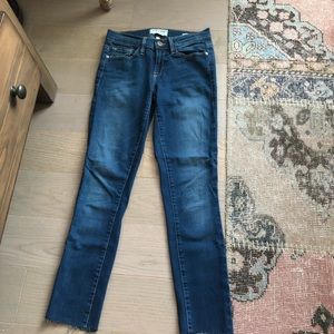 Frame raw hem ‘skinny de jeanne’ jeans